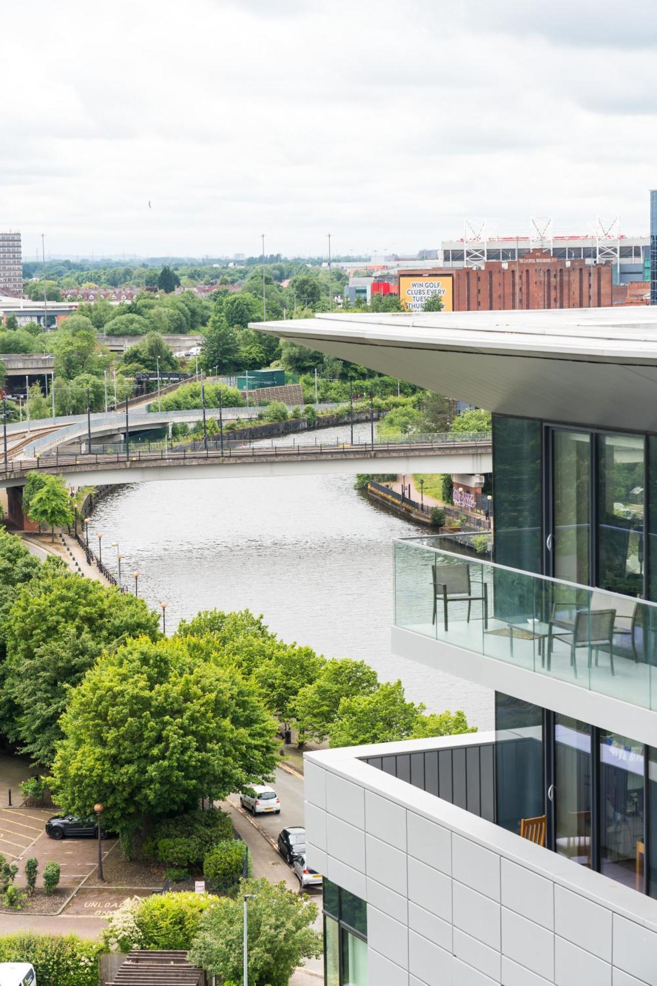 Апартаменты Drillzstays - Salford Quays Free Parking