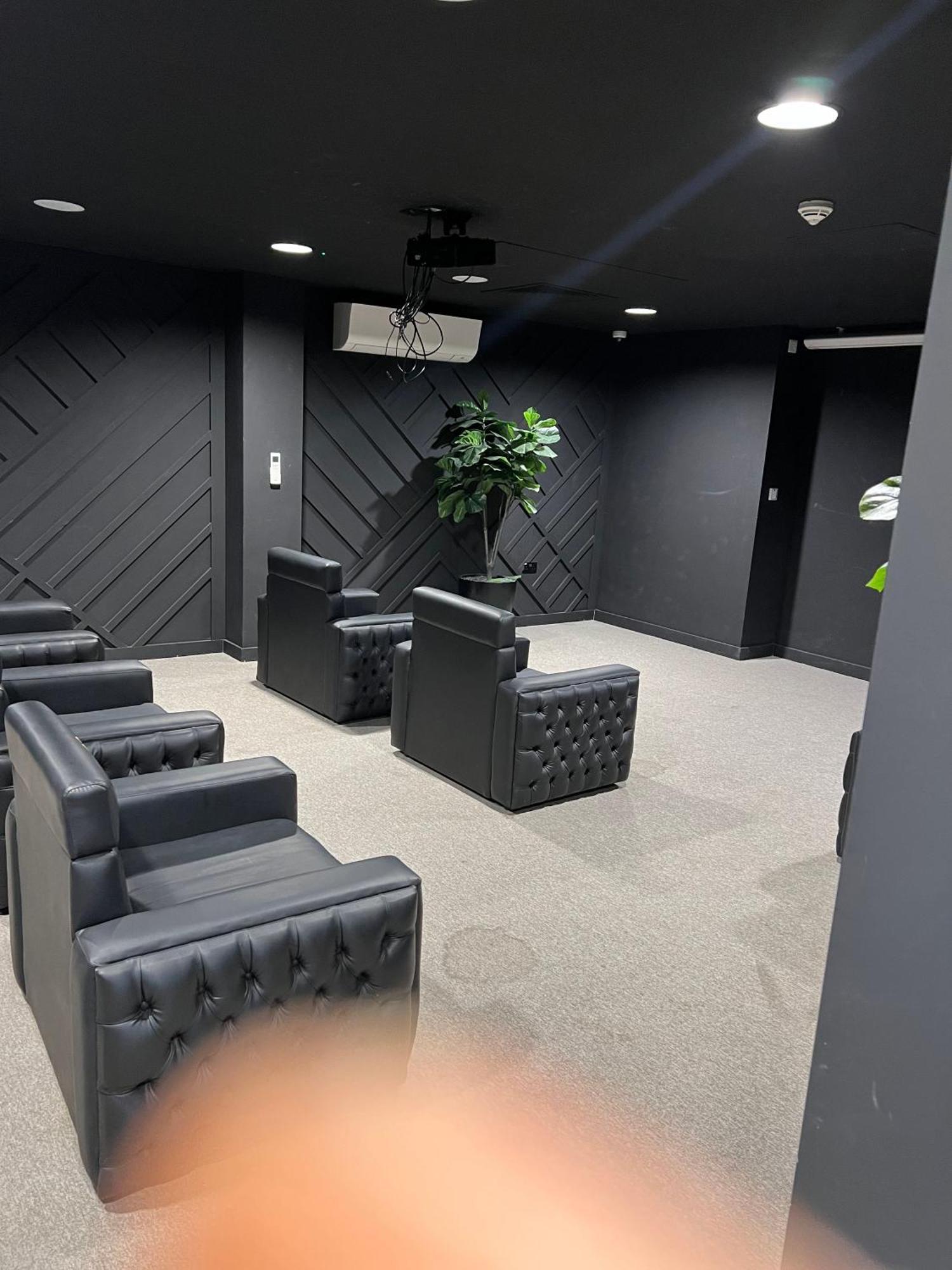 Апартаменты Drillzstays - Salford Quays Free Parking
