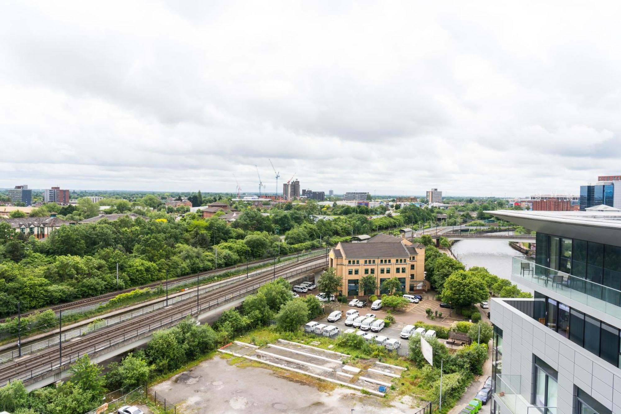 Drillzstays - Salford Quays Free Parking Apartment Manchester